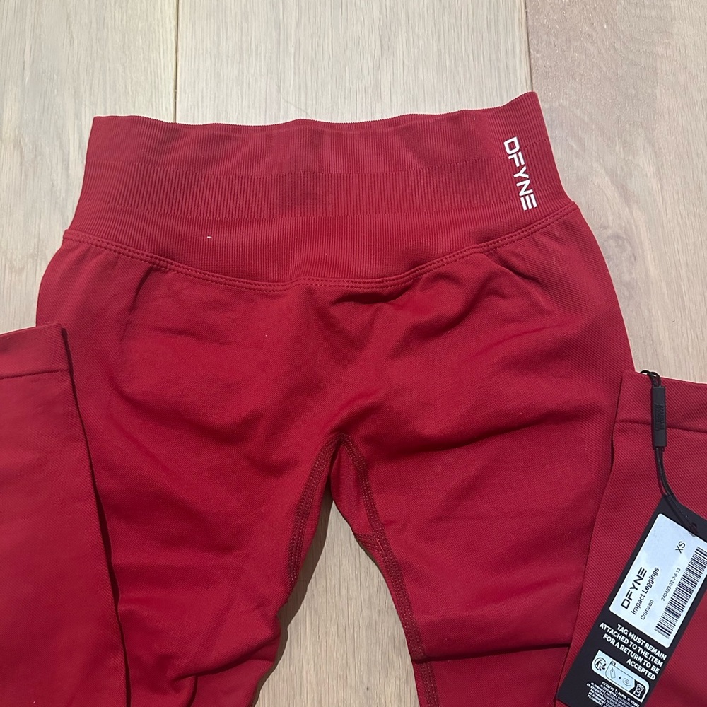 Dfyne Crimson impact leggings NWT